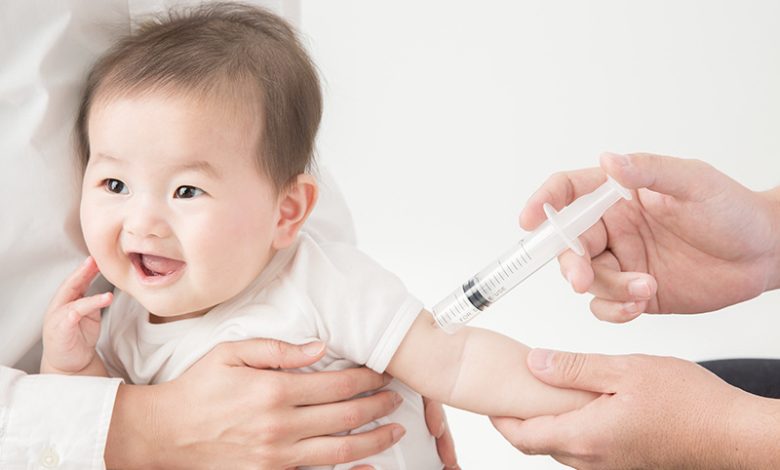 Vaccination obligatoire des enfants : un médecin explique comment les éviter